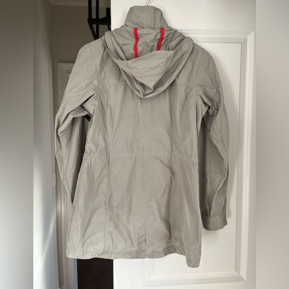 Columbia women’s jacket Sz. S waist drawstring light gray - Picture 7 of 9